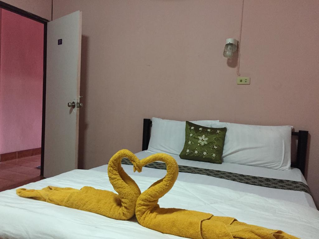 Marina Ao Nang Guesthouse Екстер'єр фото
