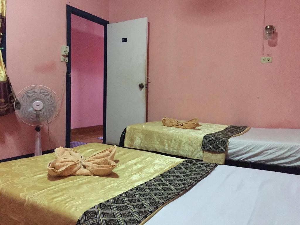 Marina Ao Nang Guesthouse Екстер'єр фото